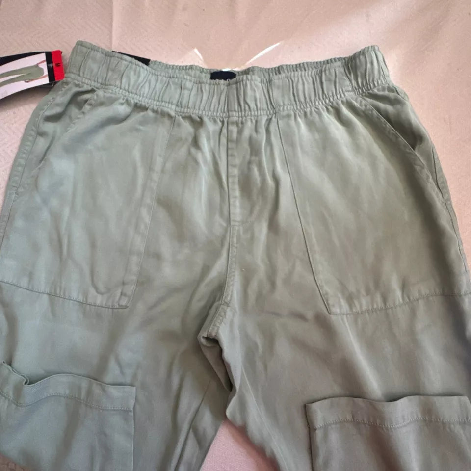 NWT GAP Women's Medium Green Elastic Waist Tencel Pull-On Pants